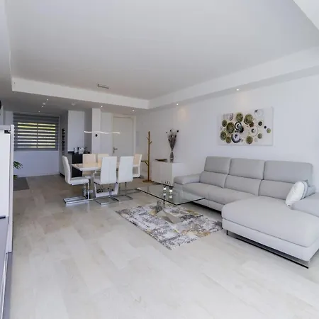 Crystal Lagoon Retreat Estepona